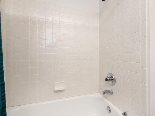 3782 Falls Circle Drive, 25, Hilliard, OH 43026