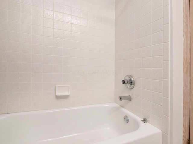 3782 Falls Circle Drive, 25, Hilliard, OH 43026