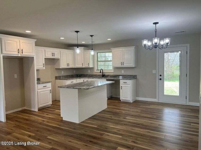 215 Open Meadow Dr, Bardstown, KY 40004