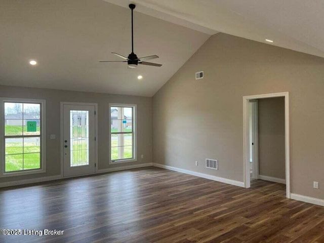 215 Open Meadow Dr, Bardstown, KY 40004