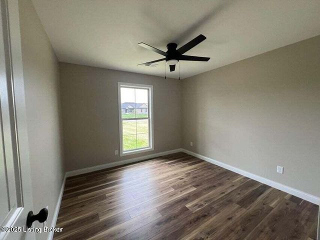 215 Open Meadow Dr, Bardstown, KY 40004