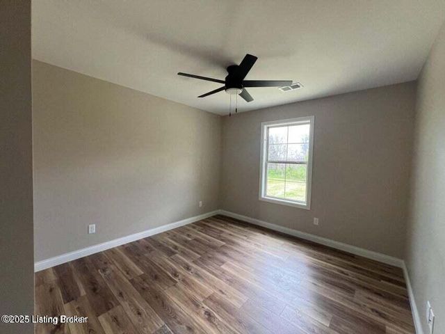 215 Open Meadow Dr, Bardstown, KY 40004