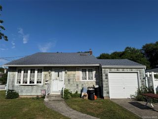5 Lion Lane, North Babylon, NY 11703