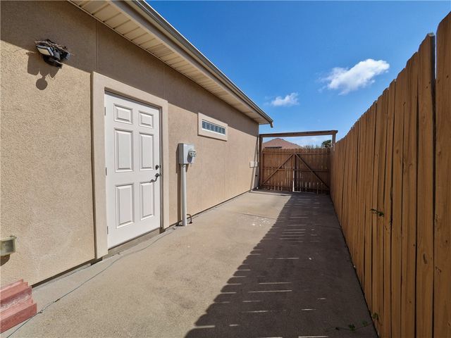13809 Jolly Roger St, Corpus Christi, TX 78418