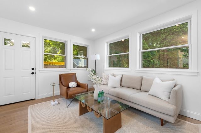 22 Park St B, Wakefield, MA 01880