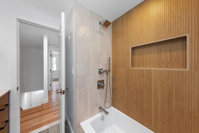 22 Park St B, Wakefield, MA 01880