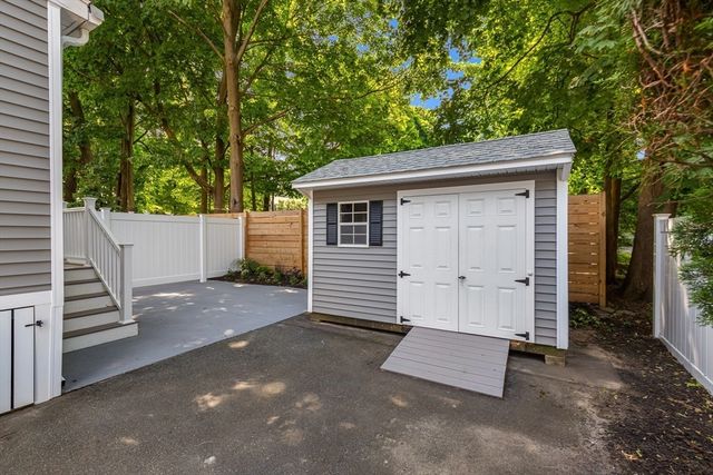 22 Park St B, Wakefield, MA 01880