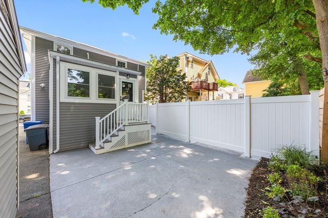 22 Park St B, Wakefield, MA 01880