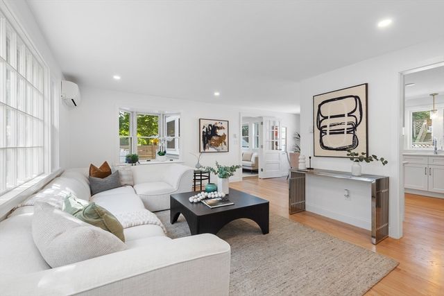 22 Park St B, Wakefield, MA 01880