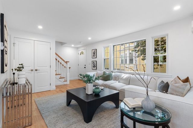 22 Park St B, Wakefield, MA 01880