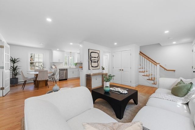 22 Park St B, Wakefield, MA 01880