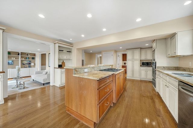 303 Upland Ave, Newton, MA 02461