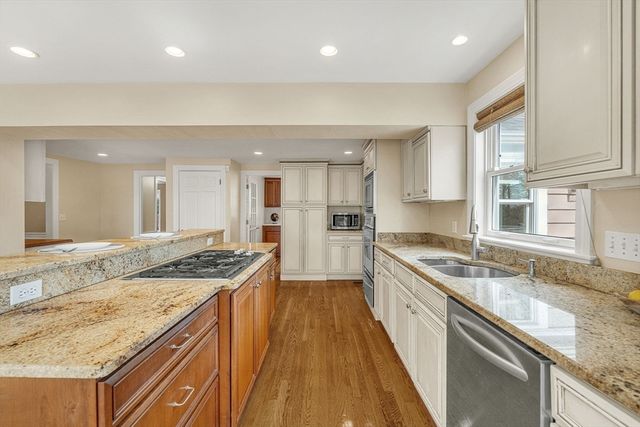 303 Upland Ave, Newton, MA 02461