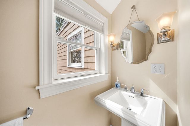 303 Upland Ave, Newton, MA 02461