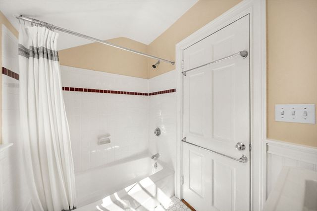 303 Upland Ave, Newton, MA 02461