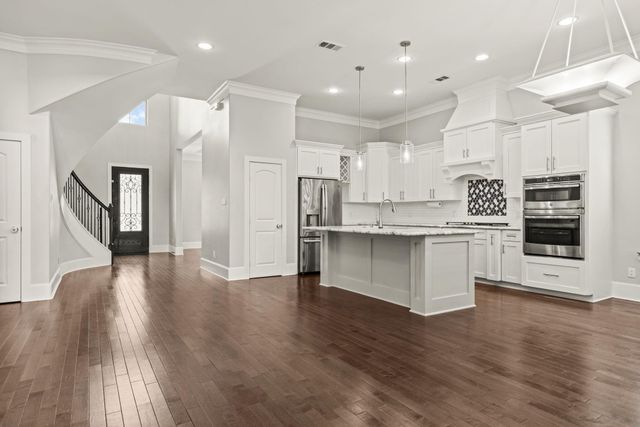 8550 Ridgepoint Drive, Houston, TX 77055