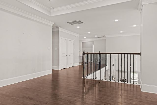 8550 Ridgepoint Drive, Houston, TX 77055