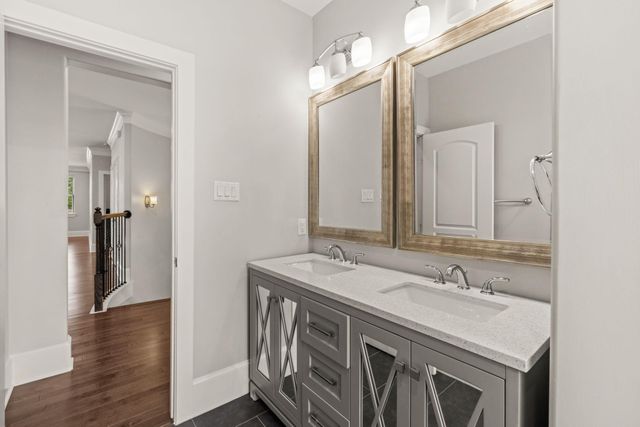 8550 Ridgepoint Drive, Houston, TX 77055