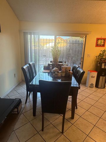 8118 Chateau Dr, Stockton, CA 95210