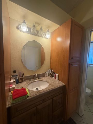 8118 Chateau Dr, Stockton, CA 95210