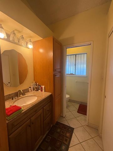 8118 Chateau Dr, Stockton, CA 95210