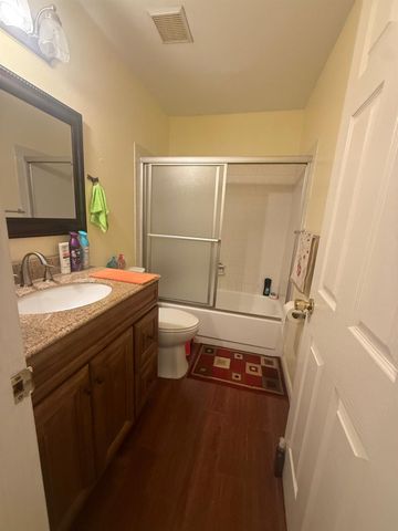 8118 Chateau Dr, Stockton, CA 95210