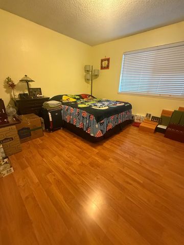 8118 Chateau Dr, Stockton, CA 95210