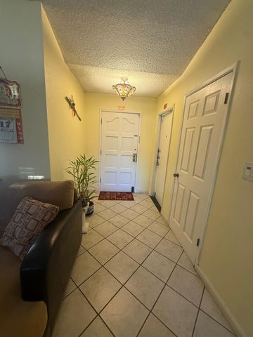 8118 Chateau Dr, Stockton, CA 95210