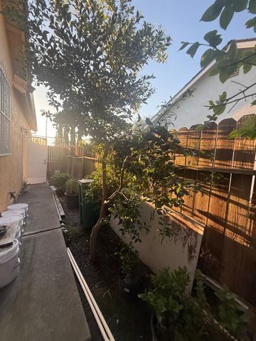 8118 Chateau Dr, Stockton, CA 95210