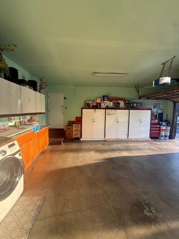 8118 Chateau Dr, Stockton, CA 95210