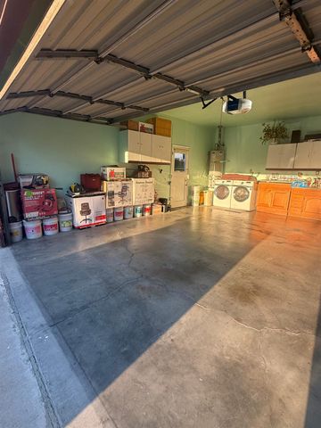 8118 Chateau Dr, Stockton, CA 95210