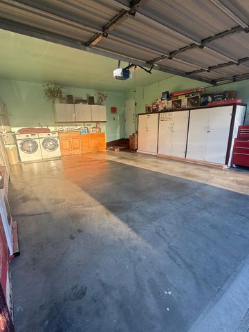 8118 Chateau Dr, Stockton, CA 95210