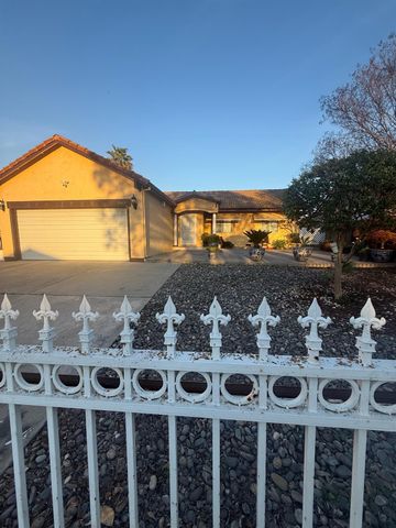 8118 Chateau Dr, Stockton, CA 95210