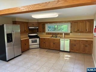 19 Crescent Road, Wayne, NJ 07470