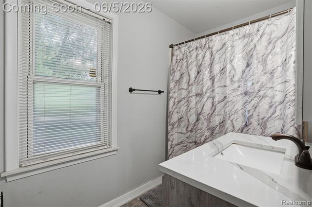 7085 Colony Drive, West Bloomfield, MI 48323