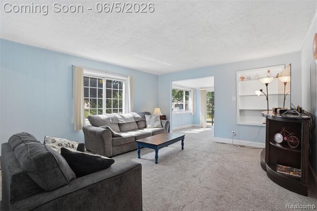 7085 Colony Drive, West Bloomfield, MI 48323