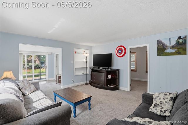 7085 Colony Drive, West Bloomfield, MI 48323