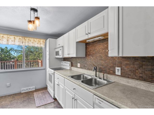 7500 W Bails Ave, Lakewood, CO 80232