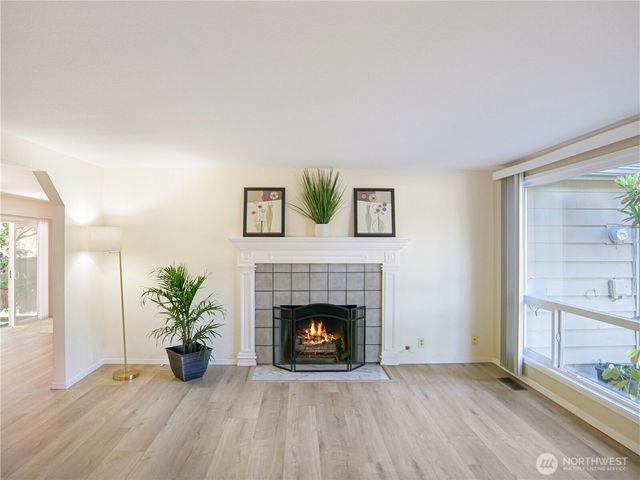 7825 189th Place SW, Edmonds, WA 98026