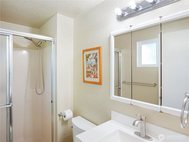 7825 189th Place SW, Edmonds, WA 98026