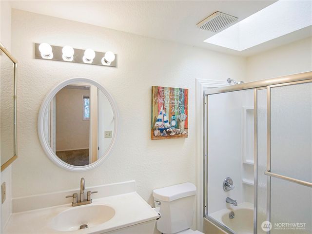 7825 189th Place SW, Edmonds, WA 98026