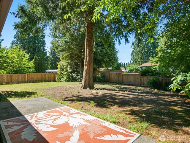 7825 189th Place SW, Edmonds, WA 98026