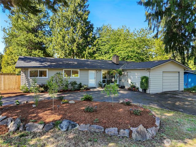 7825 189th Place SW, Edmonds, WA 98026