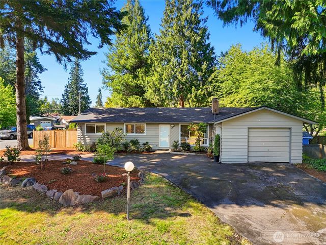 7825 189th Place SW, Edmonds, WA 98026