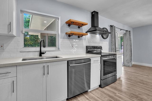 9540 Richmond Circle, Boca Raton, FL 33434