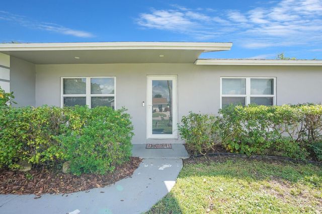 9540 Richmond Circle, Boca Raton, FL 33434