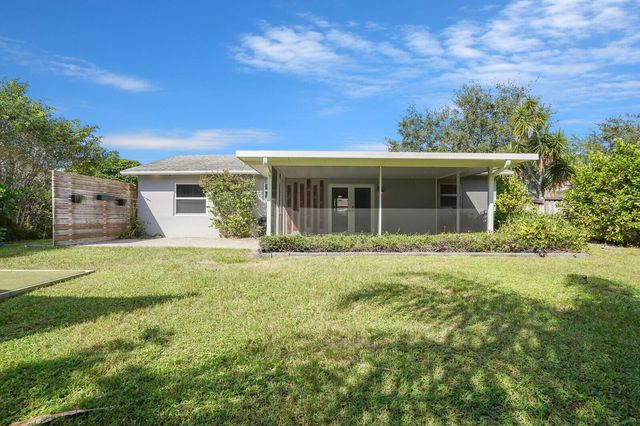 9540 Richmond Circle, Boca Raton, FL 33434