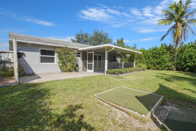 9540 Richmond Circle, Boca Raton, FL 33434