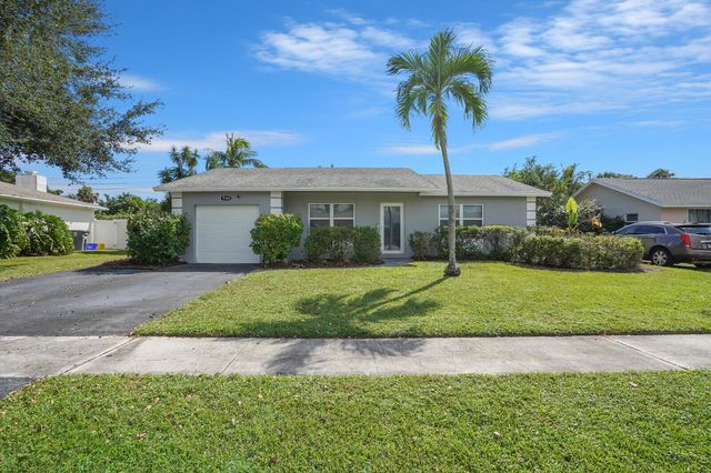 9540 Richmond Circle, Boca Raton, FL 33434