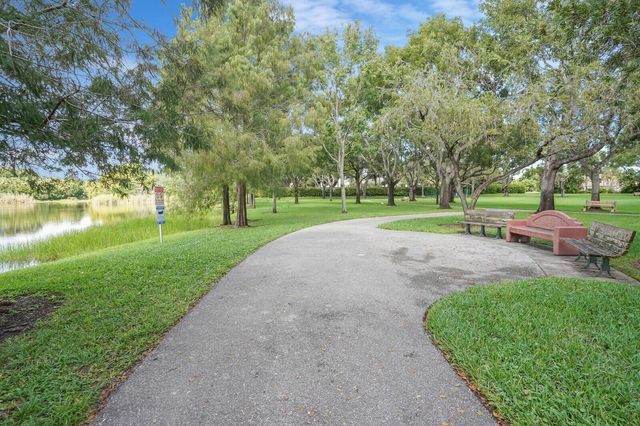 9540 Richmond Circle, Boca Raton, FL 33434